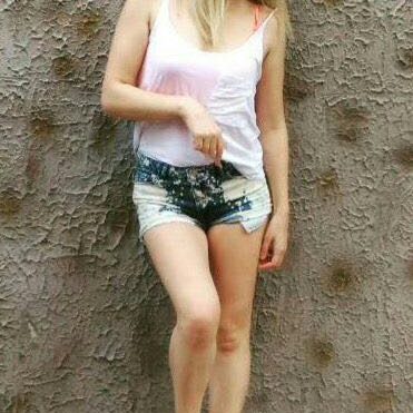 Çekici buğday tenli escort Harika